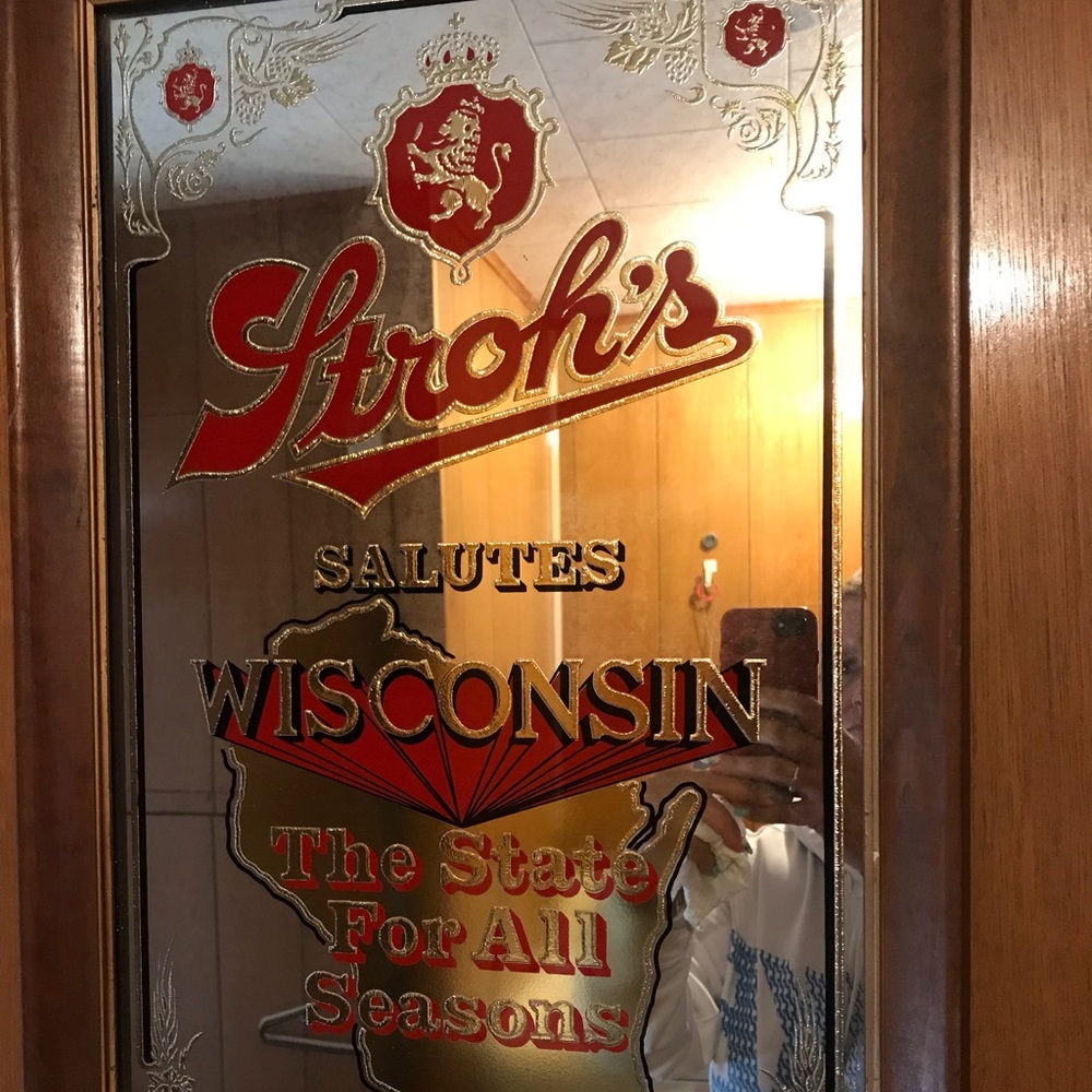 Strohs mirror